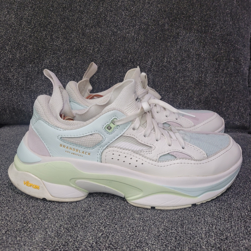 Brandblack Los Angeles Saga 130 Casual Sneakers White /Blue Women's 10